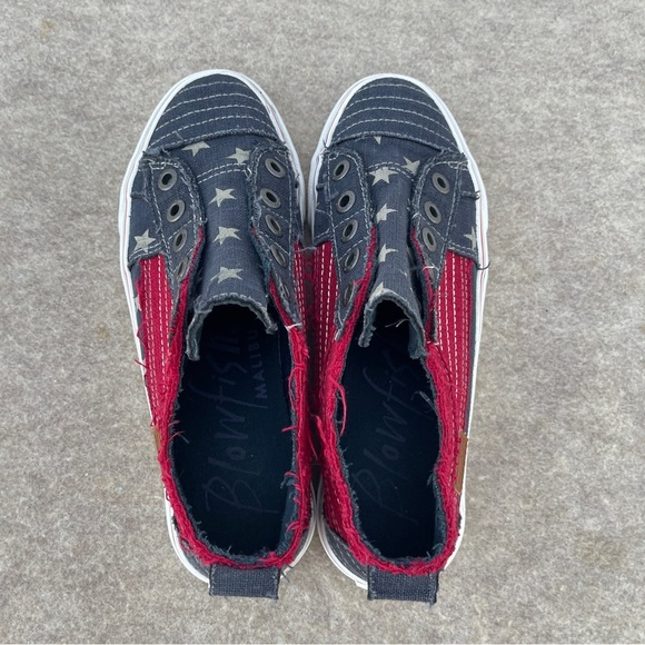 Blowfish Malibu Blue Red Stars American Linen Slip On Comfort Sneakers size 7.5 - Picture 2 of 13